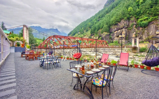 PARADISE - The Whitehouse Cafe