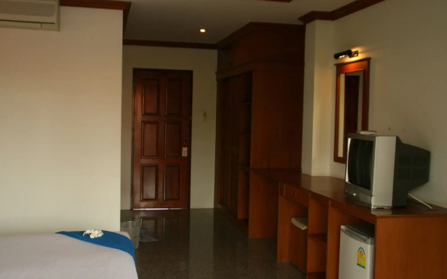 Marina Beach Resort