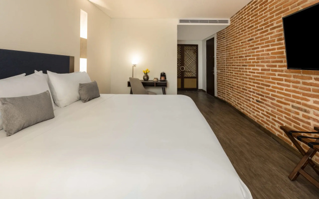 Santa Catalina Hotel