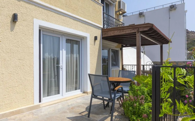 Farrys Boutique Hotel & Beach Club