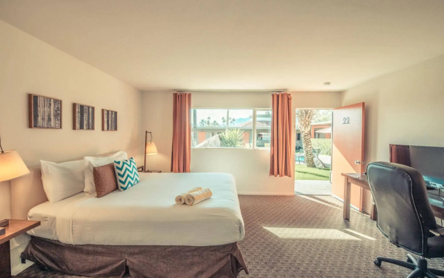 The Skylark a Palm Springs Hotel