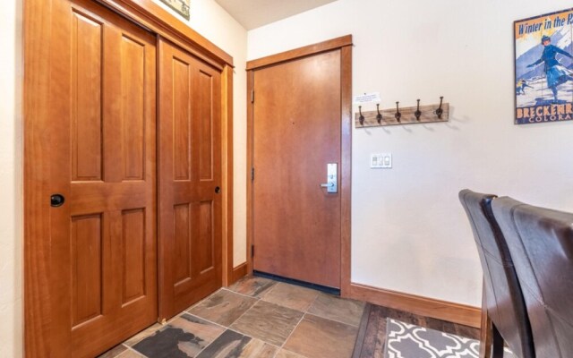 Oro Grande by Summit County Mountain Retreats