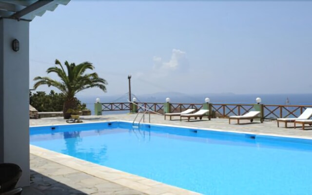 Carlo Bungalows