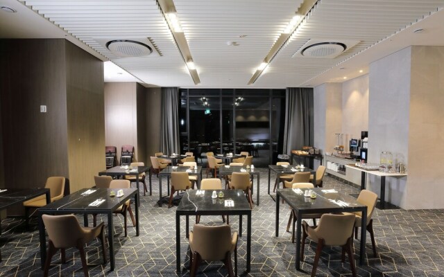 Orchid Hotel