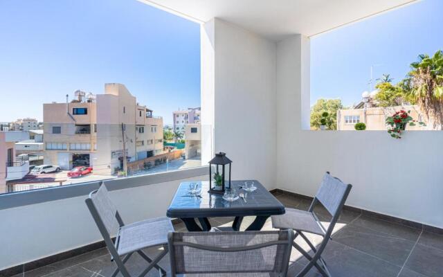 Kmeidos 1-Bedroom Apartment in Larnaca