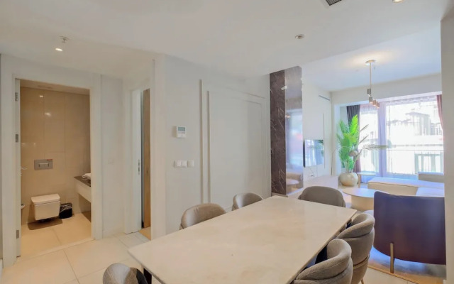 Petek Residence by NewInn