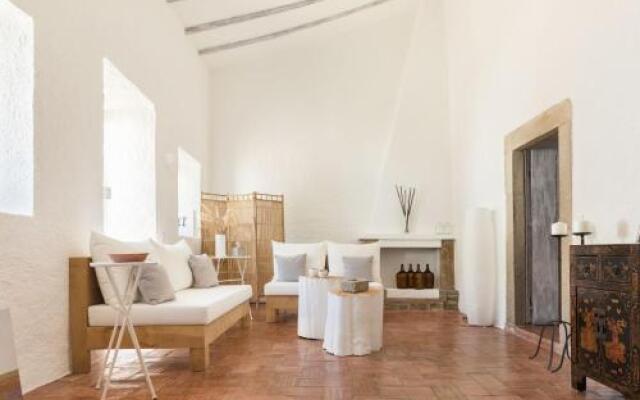 Farmhouse Of The Palms