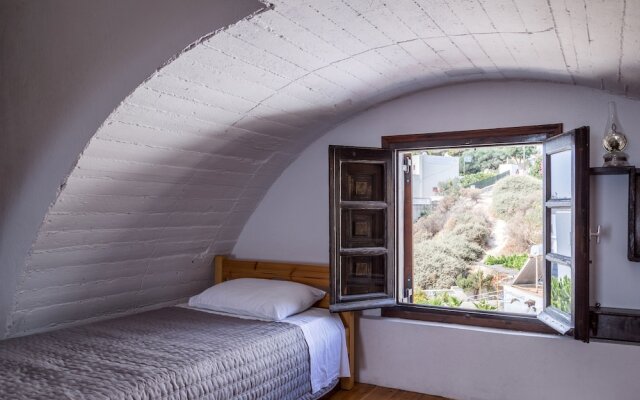 Traditional House in the center of Santorini