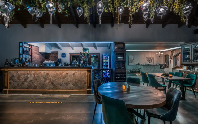 Albero Hotel