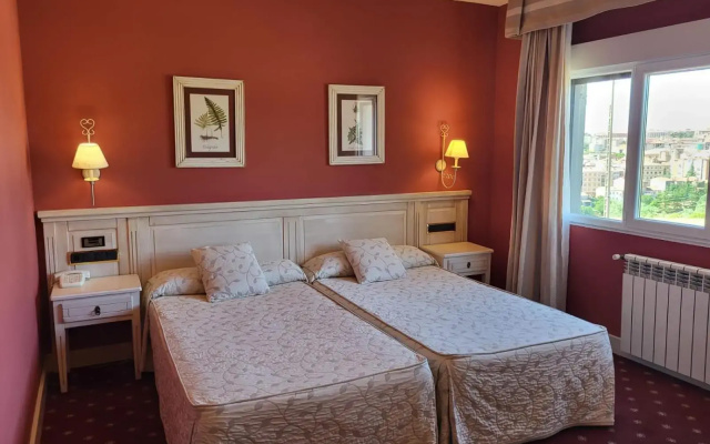 Hotel Leonor Mirón