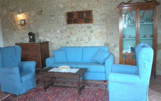 Charming Apartment With Pool and Countryside Views