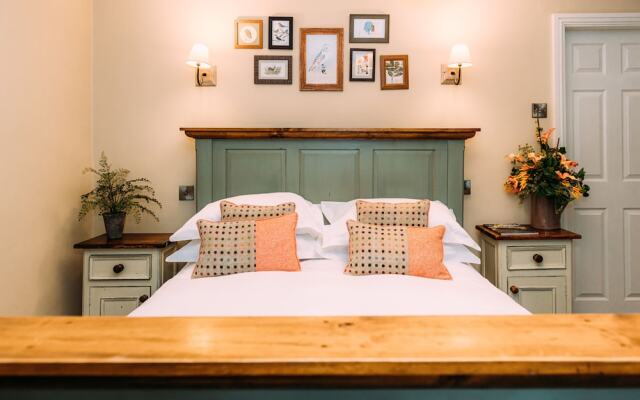 Waddington Arms
