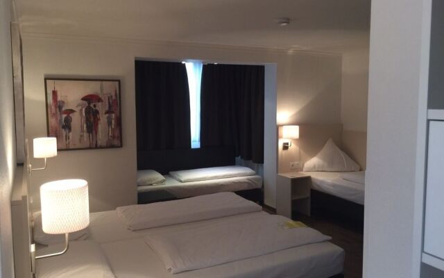 Lloyed Hotel