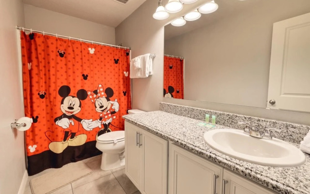 Cinthia s 4-bed Compass Bay Vacation Townhome