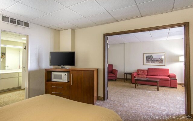 Quality Inn & Suites