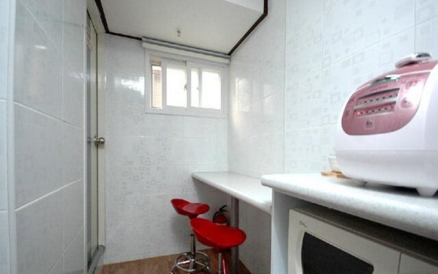 Simple House Apgujeong