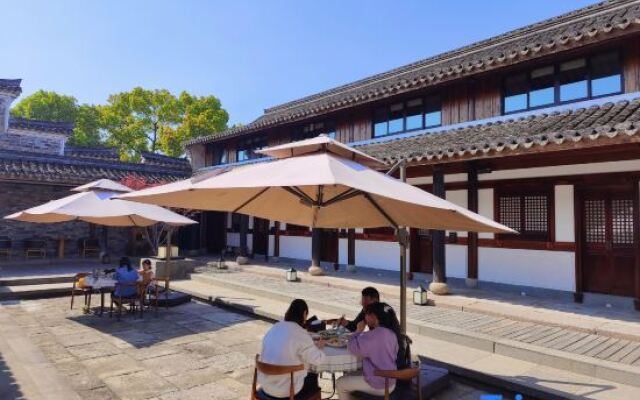 Ningbo Cloud Hotel (Cicheng Ancient County Chengchenghuang Temple)