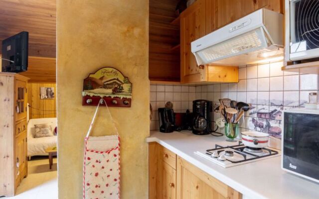 A la Claire Fontaine 18523