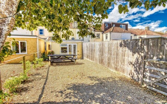 Ghar Homes - Bath Large Family Home