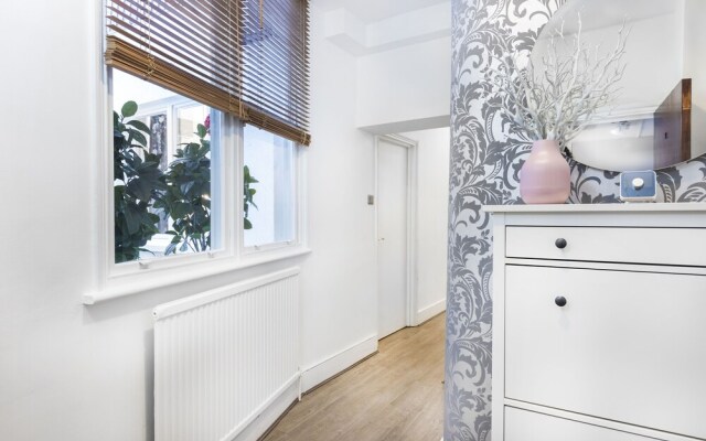 2 Bedrooms Apartment in Central London