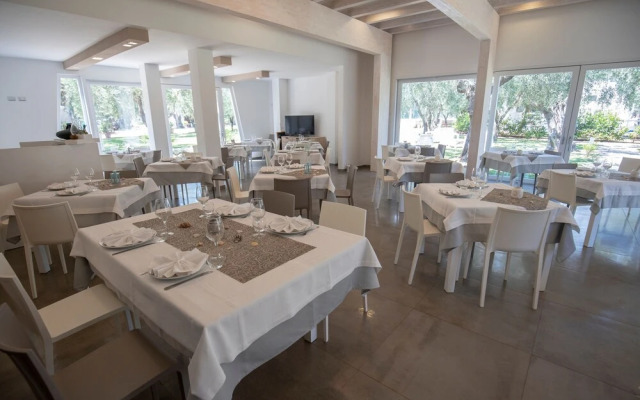 Apartment "ulivo" With Pool and Private Beach