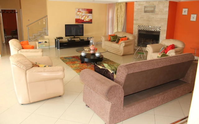 Borrowdale Ground Floor with Poolview