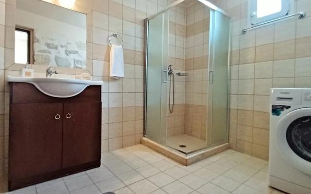 Zeus Traditional House