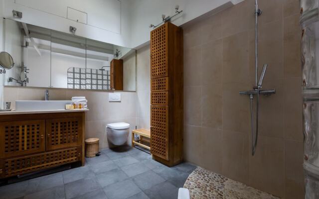 Central Escape by the Seine