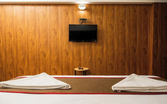 FabHotel Asrani International