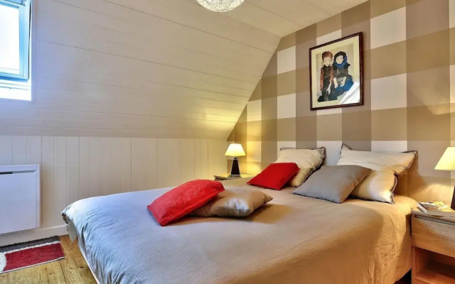 Cosy Holiday Home in Huelgoat With Terrace