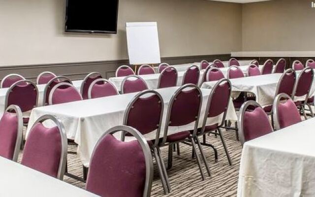 WyteStone Suites Potomac Mills