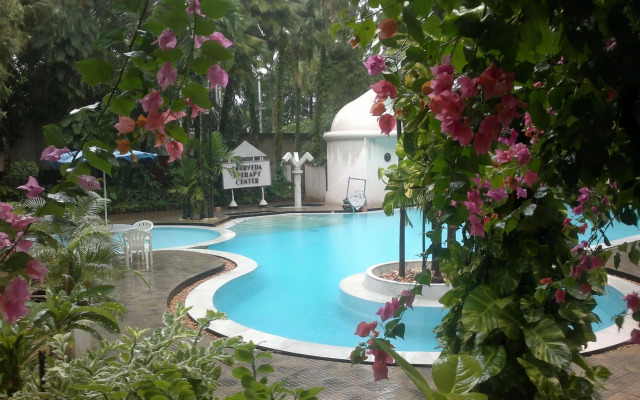 Hotel Parisutham
