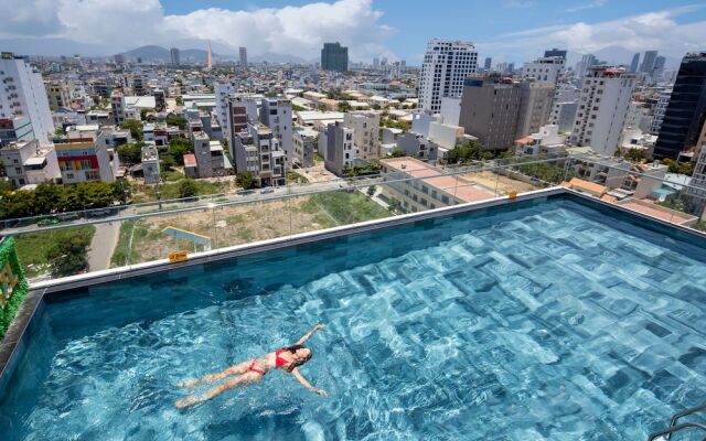 Golden Line Danang Hotel