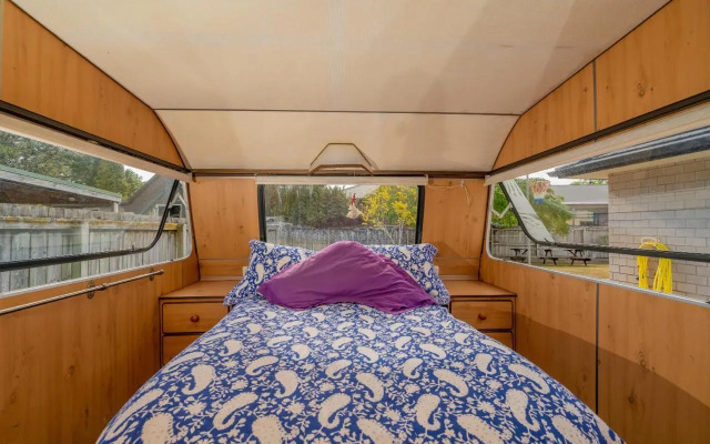 Rose's Beach Pad - Matarangi Holiday Home