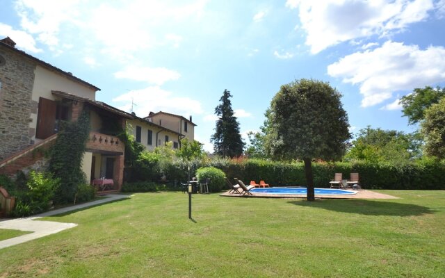 Cozy Holiday Home in Arezzo With Swimming Pool