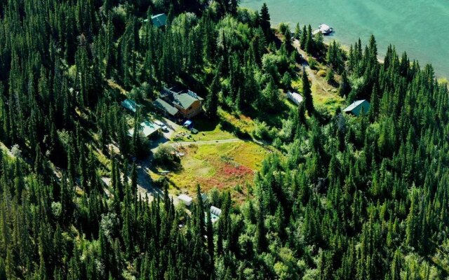 Little Atlin Lodge