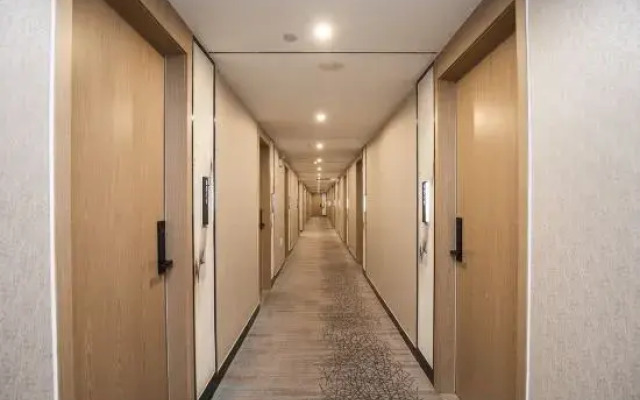 Qingmu Select Hotel (Jurong Baohua Xianlin Avenue Yuanboyuan Branch)