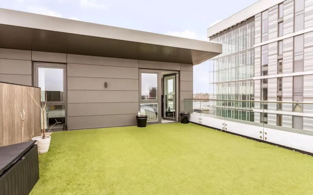 Stunning Brentford Penthouse