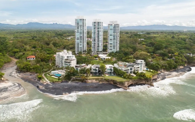 The Surf-point Condo by Acomodo Riomar