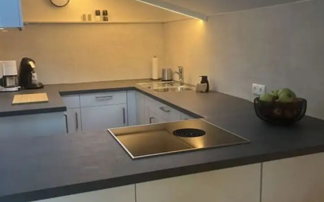 1 Porzig Modern Retreat