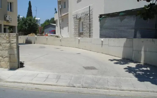 Melpo Court