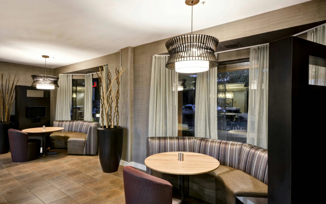 Courtyard by Marriott Dalton