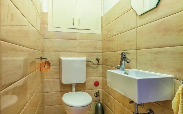 Awesome Apartment in Jadranovo With 2 Bedrooms and Wifi