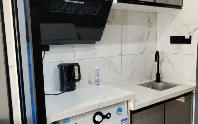 Yunding Smog Hotel (Shenzhen Lushan Scenic Area Liantang Subway Station)