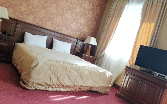 Royal Vista Hotel