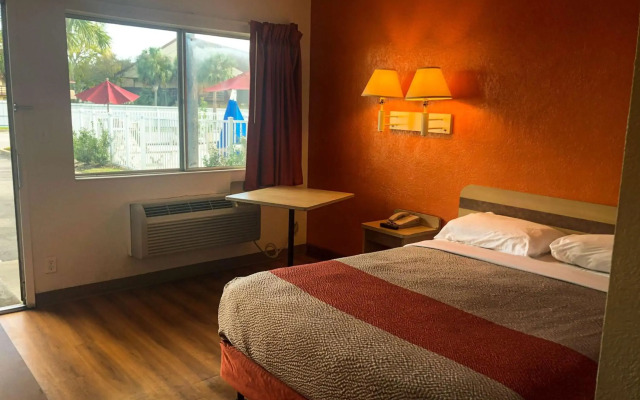 Motel 6 Jacksonville, FL - Orange Park