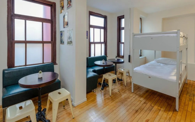 Sanat Hostel Taksim