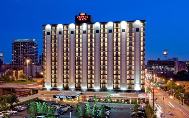 Crowne Plaza Chicago West Loop, an IHG Hotel