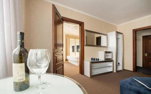 Private Rooms in Hotel Lift 1R