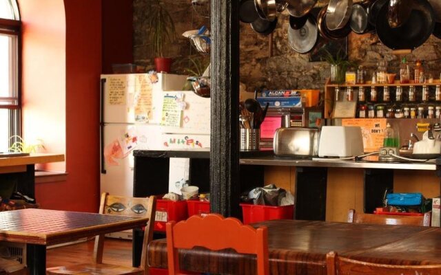 Auberge Alternative du Vieux-Montréal - Hostel
